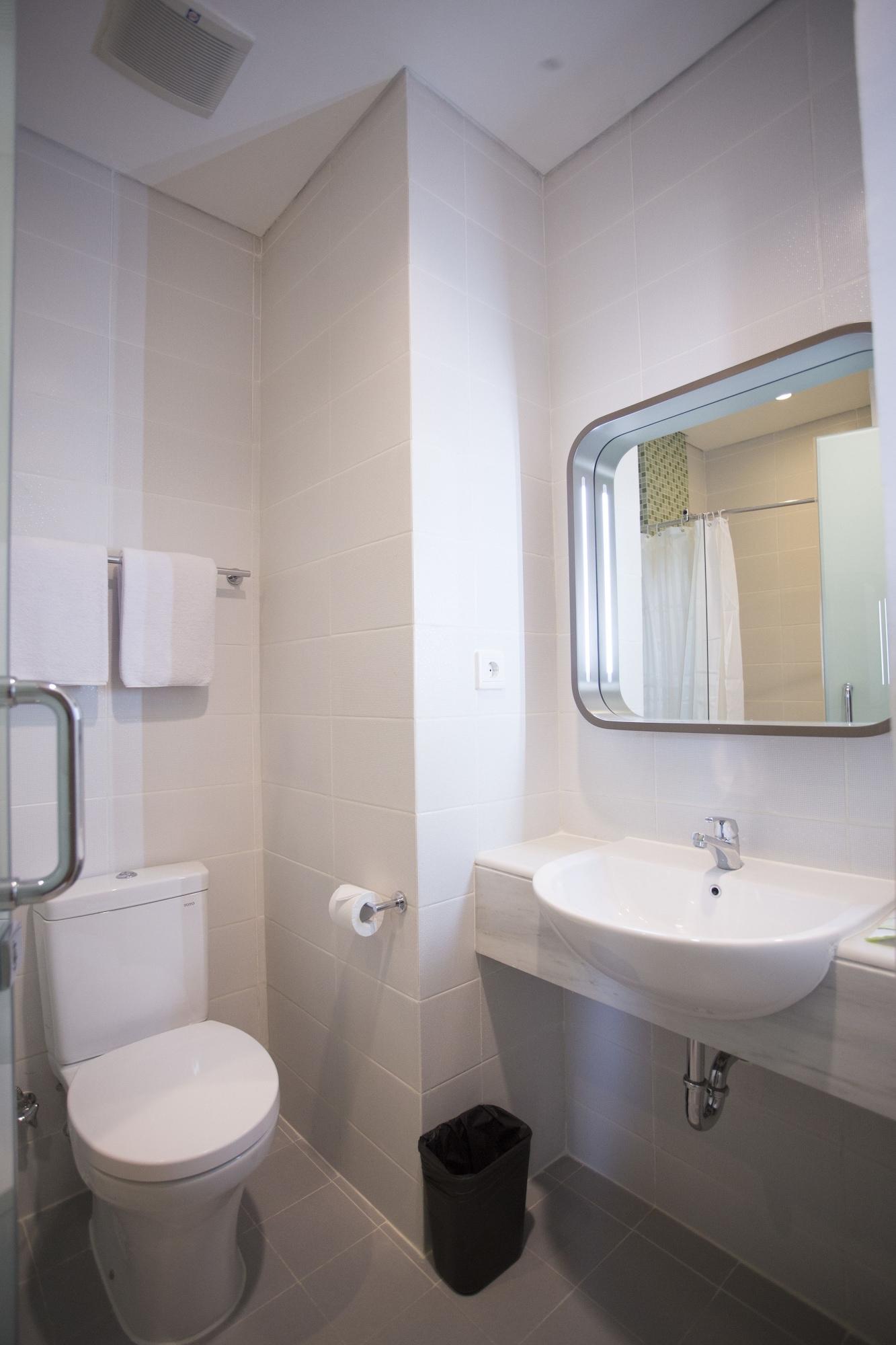 Zest Jemursari By Swiss-Belhotel International Surabaya Kültér fotó