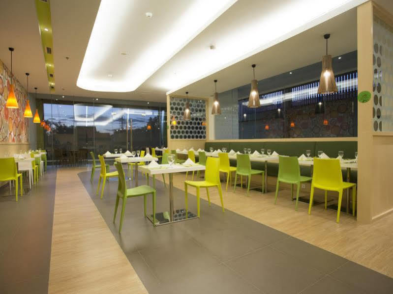 Zest Jemursari By Swiss-Belhotel International Surabaya Kültér fotó