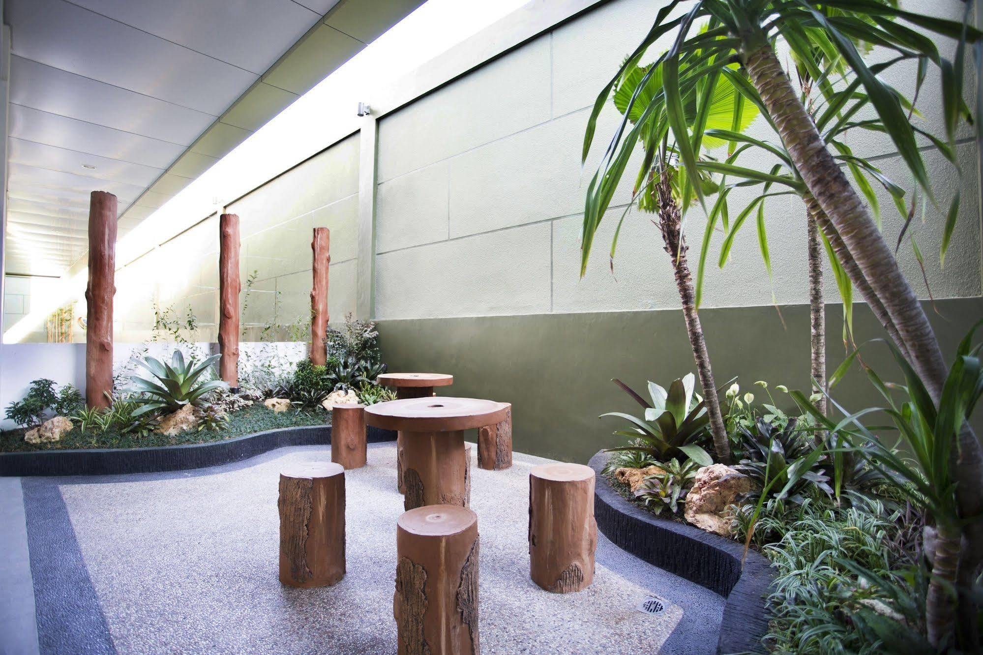 Zest Jemursari By Swiss-Belhotel International Surabaya Kültér fotó