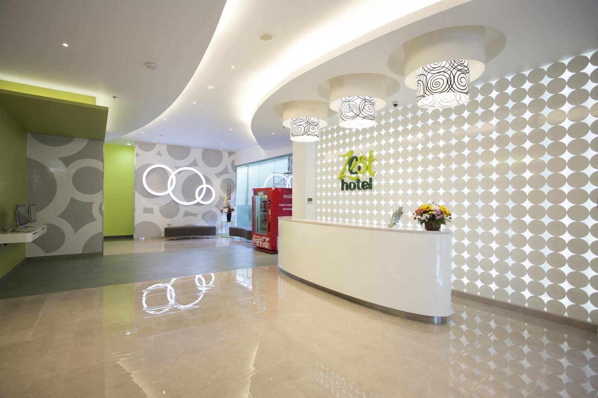 Zest Jemursari By Swiss-Belhotel International Surabaya Kültér fotó