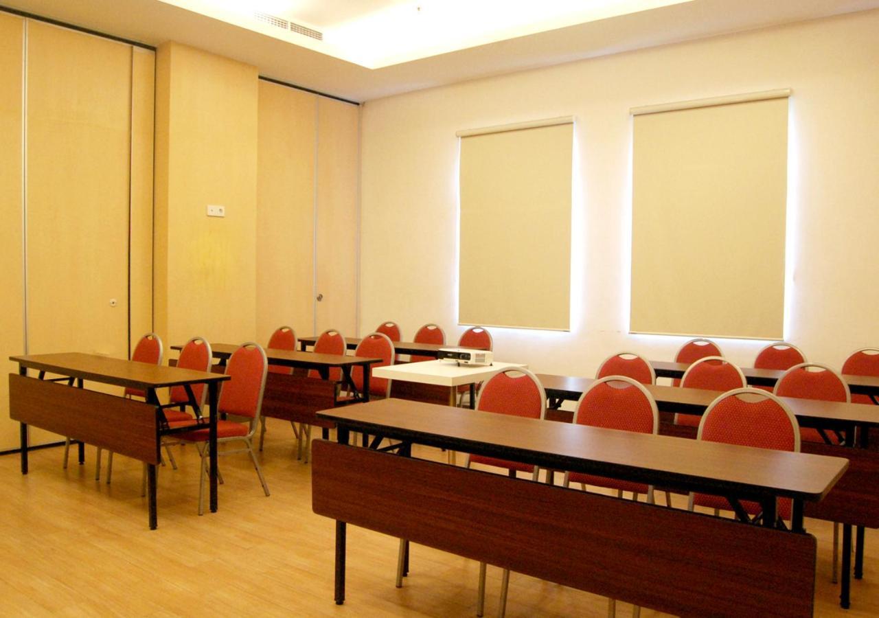 Zest Jemursari By Swiss-Belhotel International Surabaya Kültér fotó