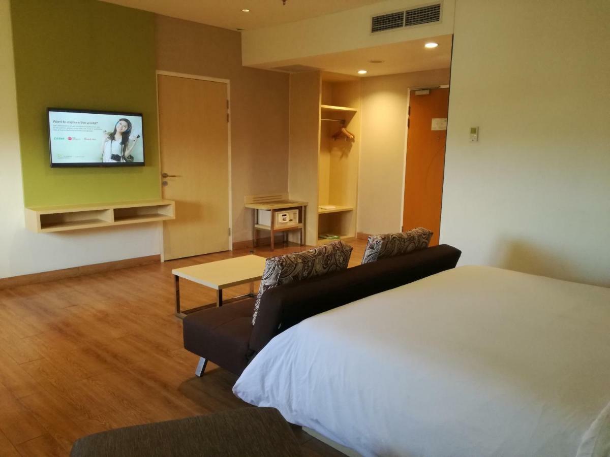 Zest Jemursari By Swiss-Belhotel International Surabaya Kültér fotó